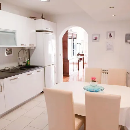 Apartment House Bilic Baska Voda